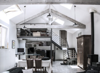 Loft con tetto a capriata in legno - Photo homedsgn