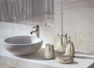 Mobili da bagno, piatti doccia, design e qualità